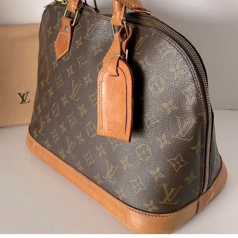 Authentic LOUIS VUITTON Alma Monogram Handbag - Picture 4 of 17